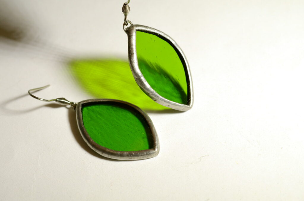 Boucles d'oreilles verte Fait de Verre