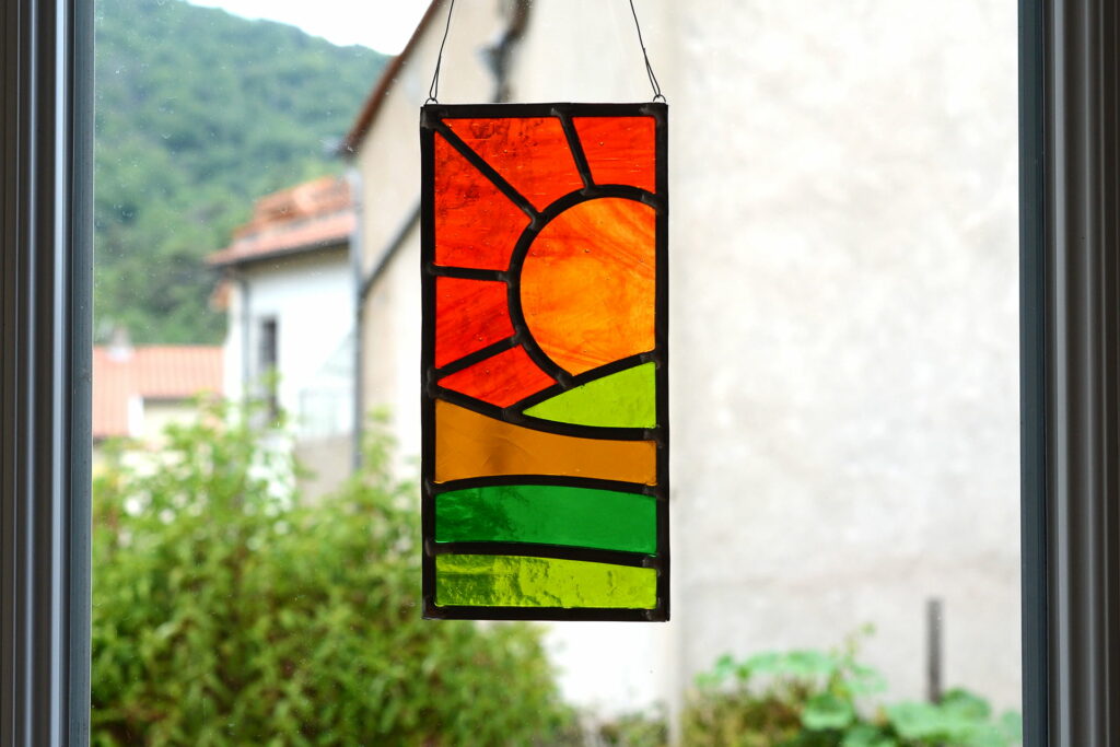 Suspension paysage vitrail traditionnel